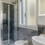 Guesthost - Ponte Vecchio & Boboli Modern Apartment
